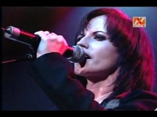 dolores o riordan (the cranberries) zombie (live in santiago. chile 23 08 2007)